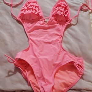 One piece with an open back bathing suit!